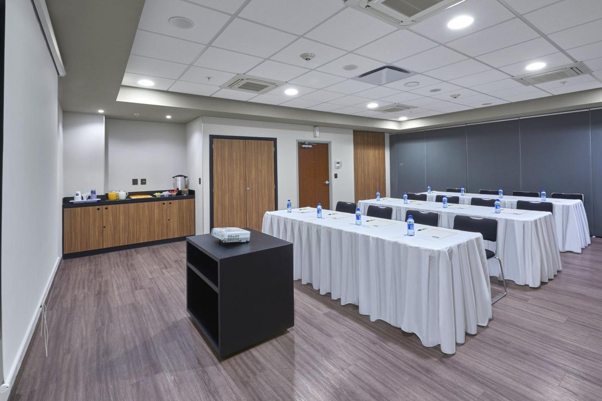 Express By Marriott Aeropuerto Hotel Reynosa