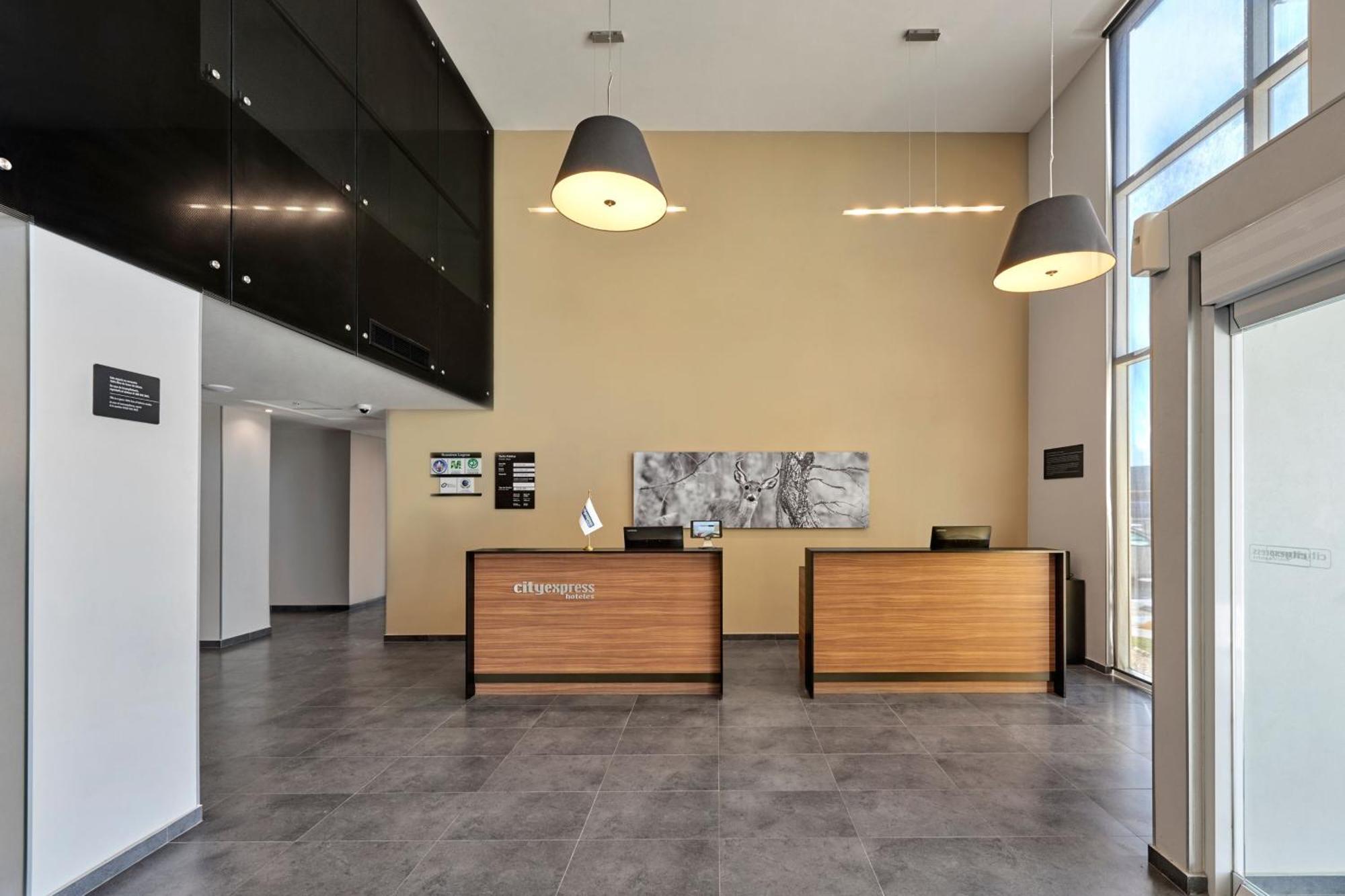Express By Marriott Aeropuerto 4*
