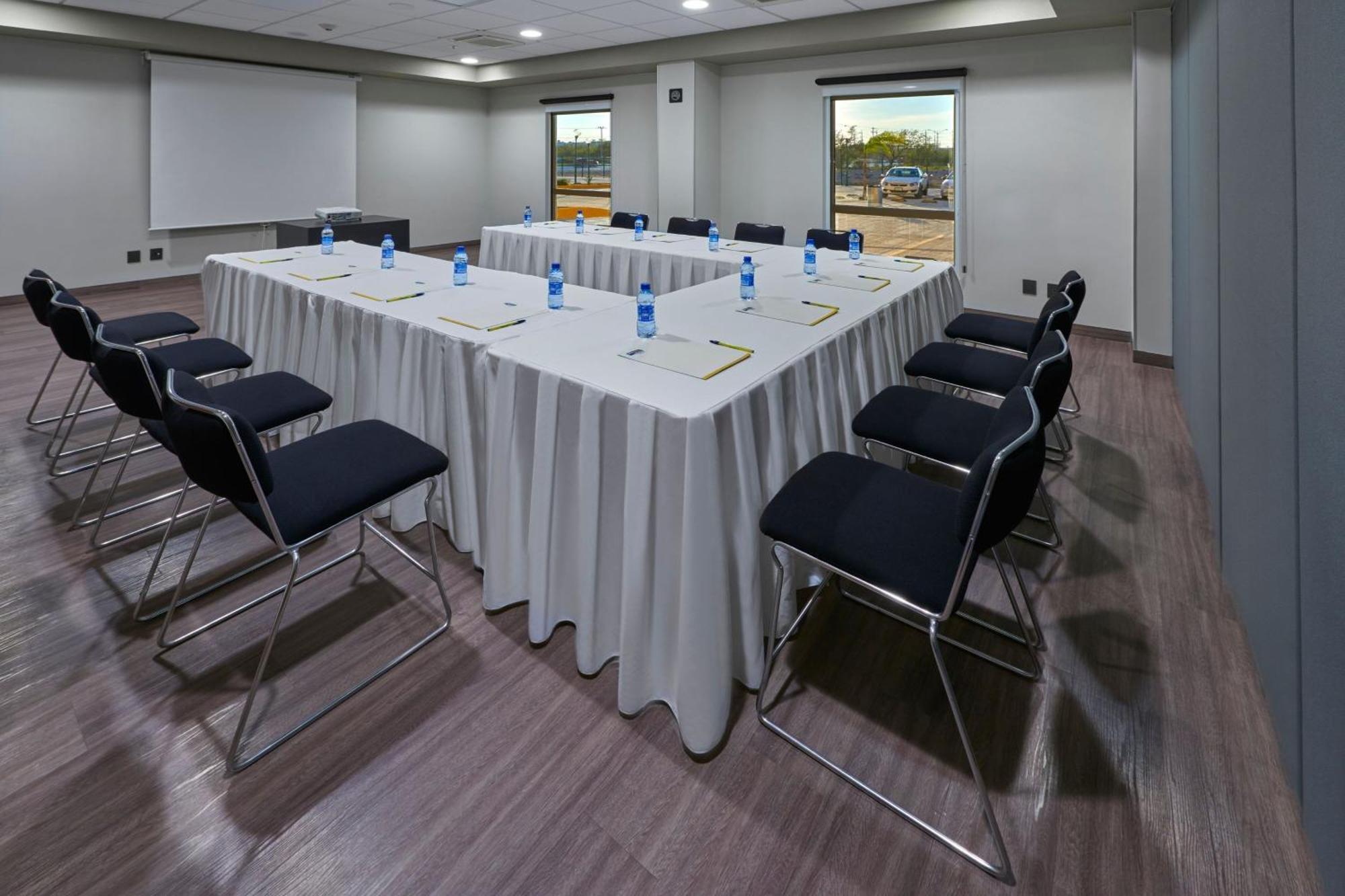 Express By Marriott Aeropuerto 4*
